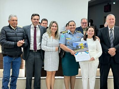 Imagem da notícia Desbravando espaços para mulheres na PM, coronel Neidy é homenageada em Costa Rica